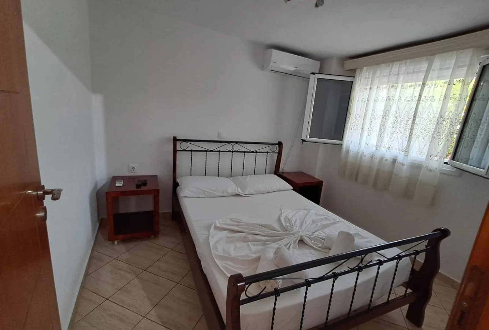 Renting Rooms Himarë Appartement