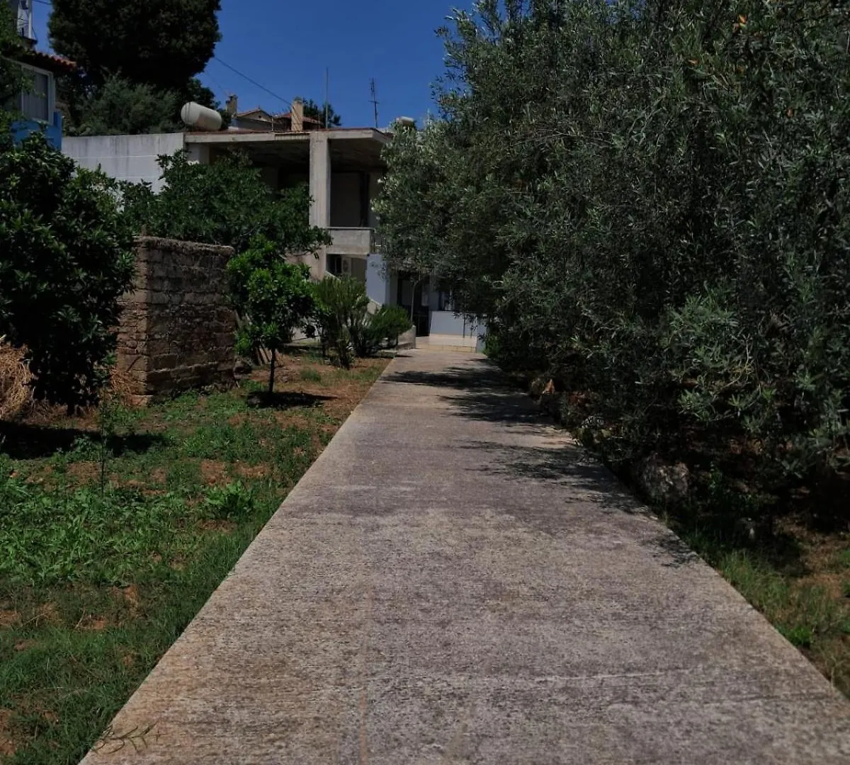 Renting Rooms Himarë